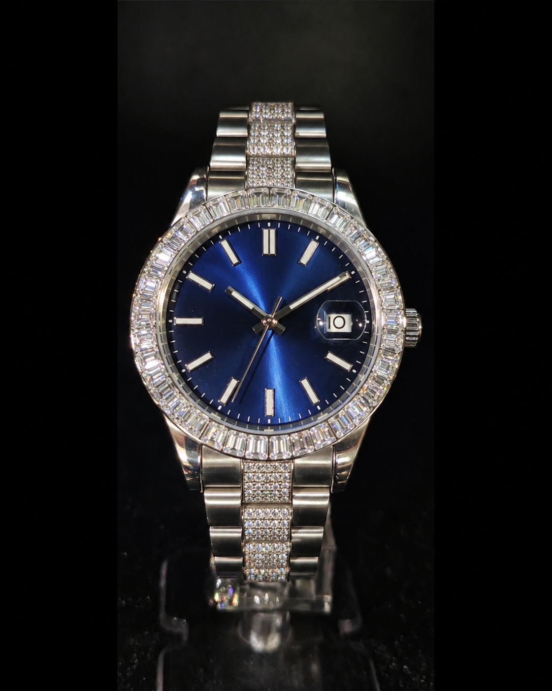Classic Round Moissanite Watch – 02_baguette-blue-round_image-1.png