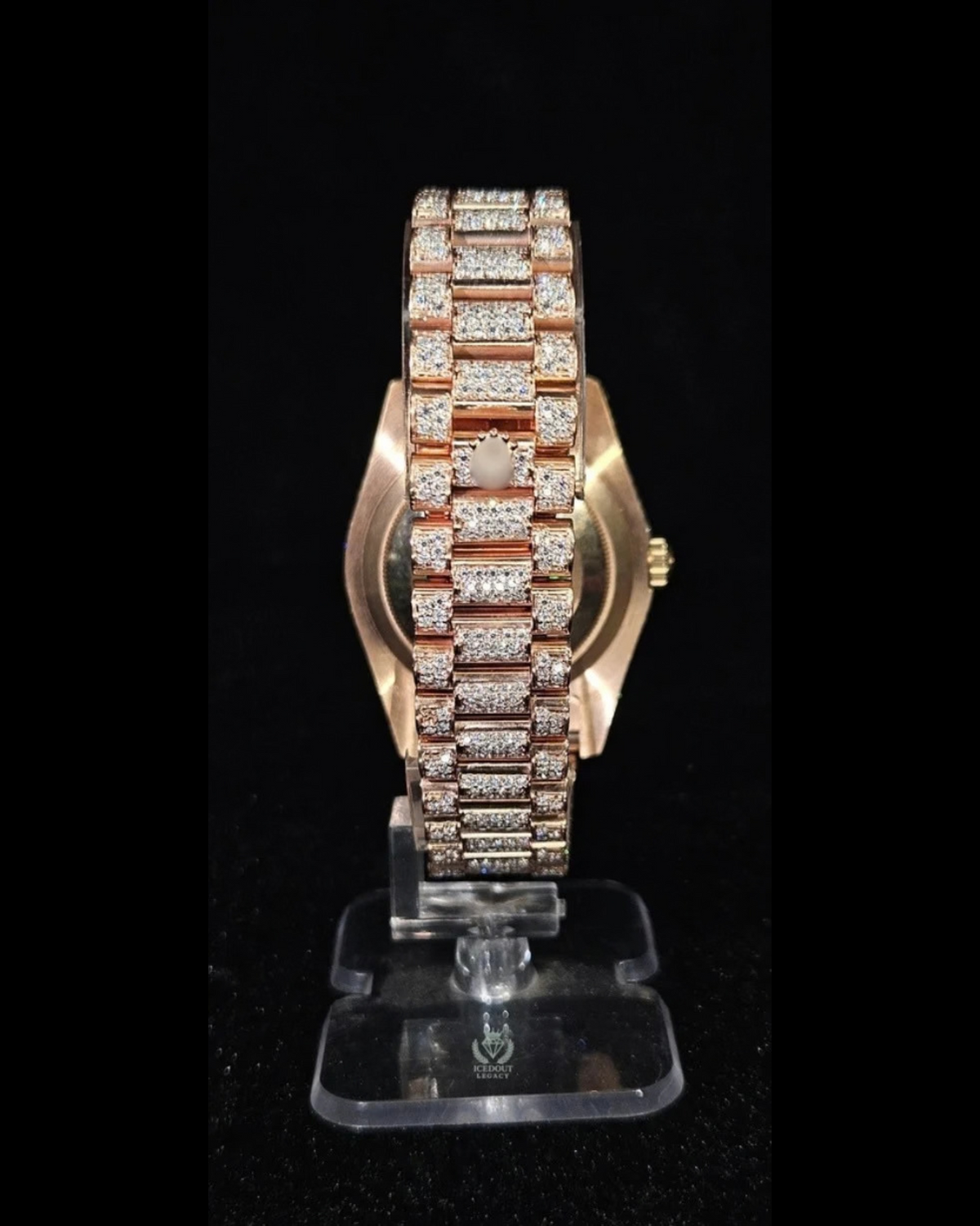 Classic Round Moissanite Watch – 18_moissanite-watch-5_image-2.png