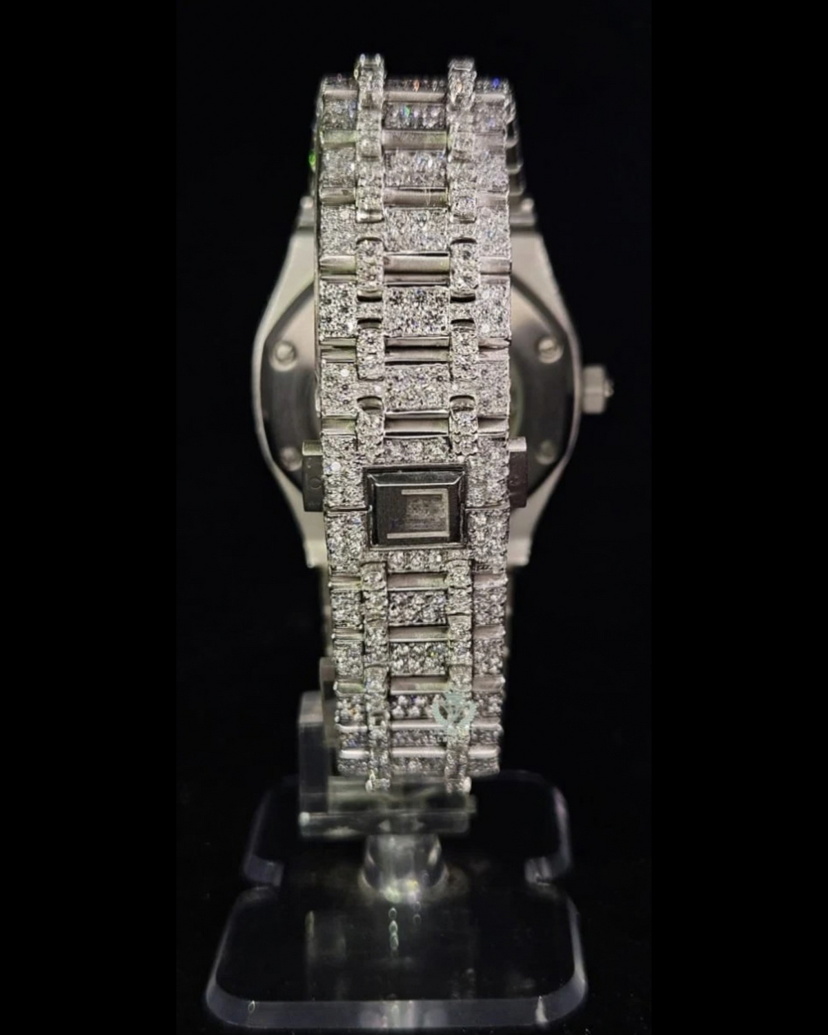 Classic Round Moissanite Watch – 28_moissanite-watch-19_image-2.png