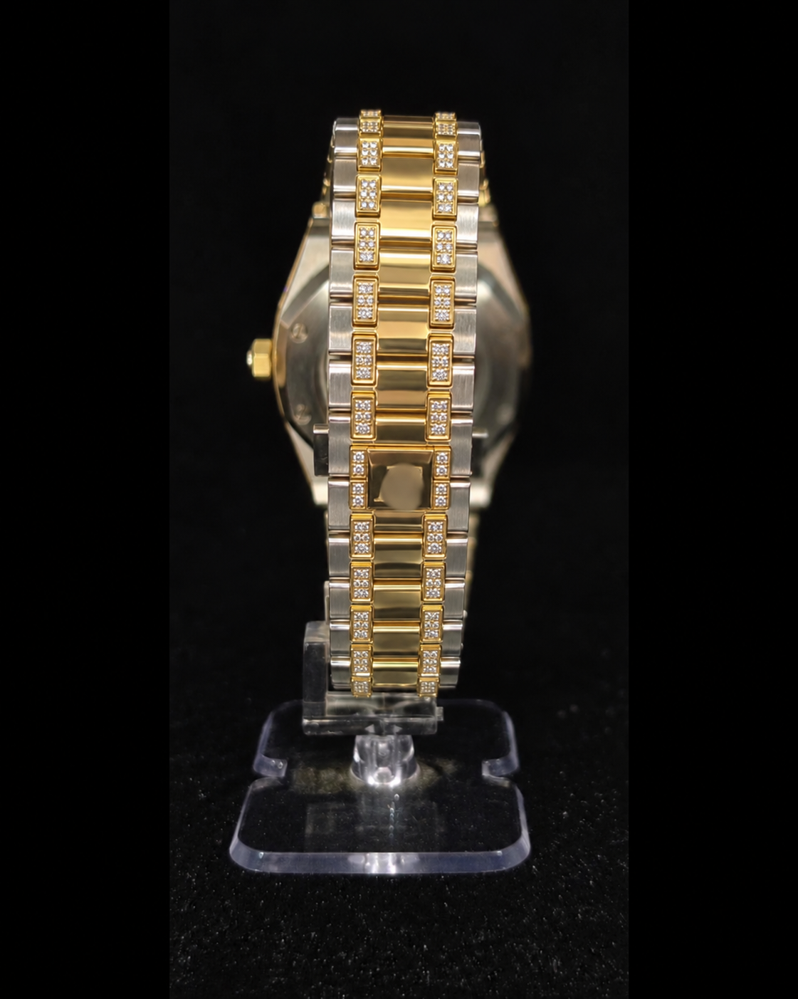 Integrated Octagonal Moissanite Watch – 03_baguette-two-tone-octagonal_image-2.png