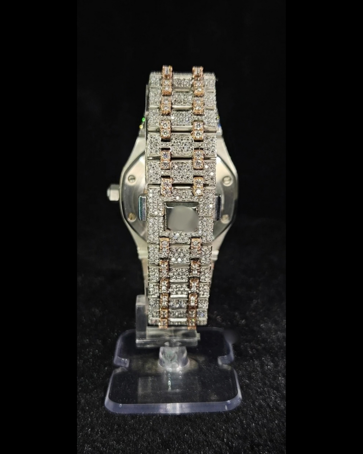 Integrated Octagonal Moissanite Watch – 08_moissanite-watch-3_image-2.png