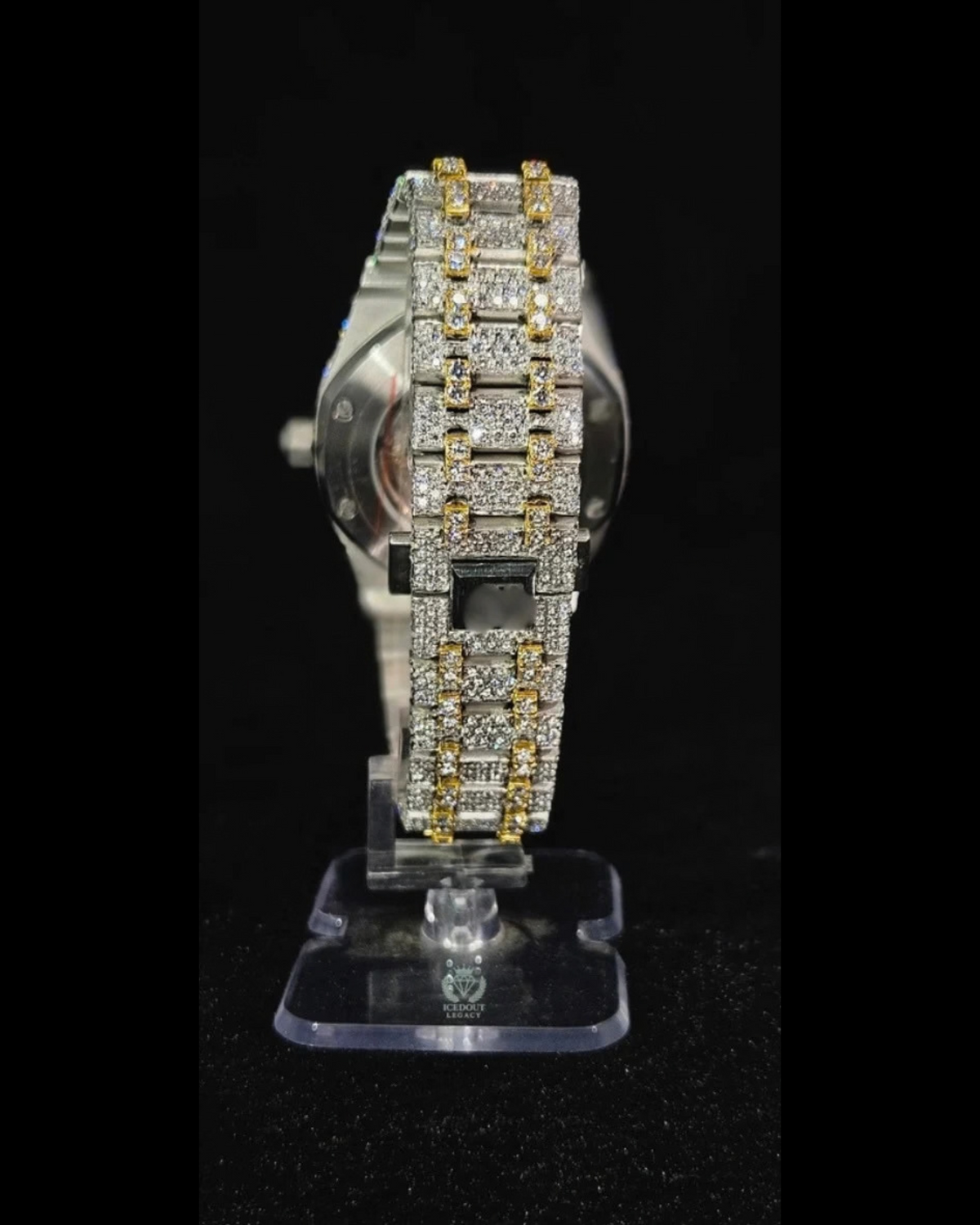 Integrated Octagonal Moissanite Watch – 35_moissanite-watch-4_image-2.png